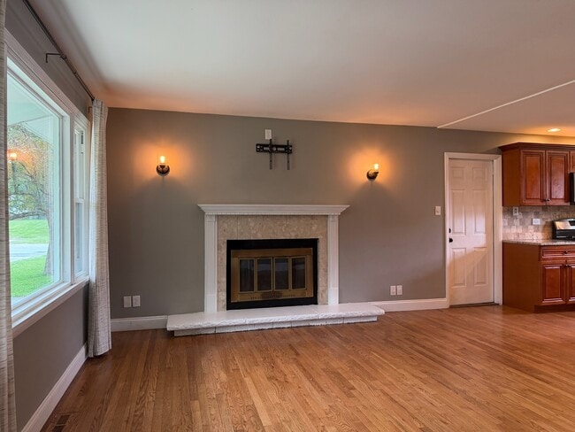 Photo - 5S481 Glenoban Dr