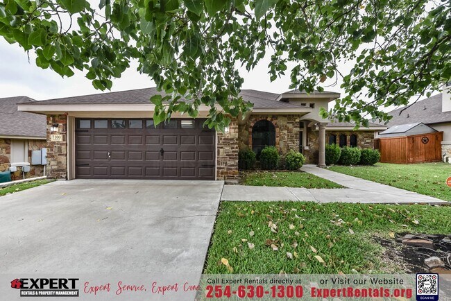 Photo - GORDEOUS 3 BEDROOM HOME WITH SOLAR PANELS!!