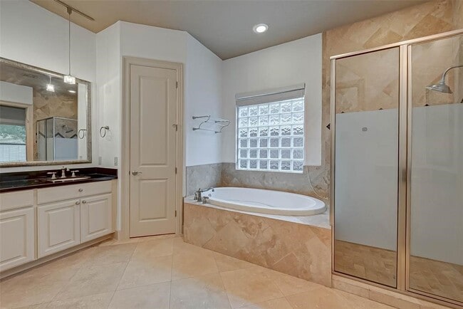 Photo - 11207 St Laurent Ln