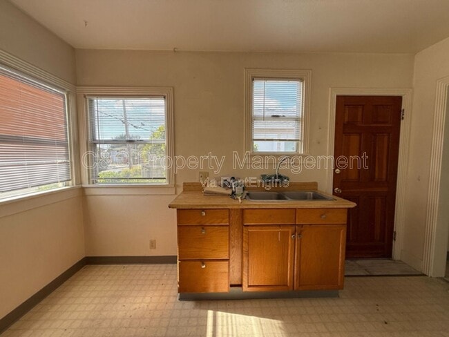Photo - 21625 E Cliff Dr Unidad A