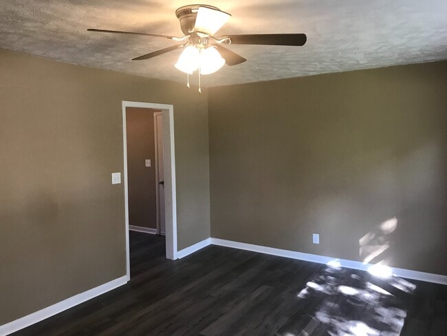 Photo - Updated SE Springfield Home -Available Now