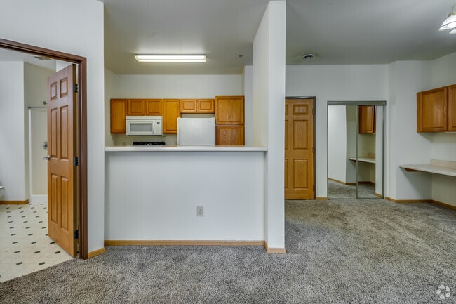 2BR, 2BA - 991SF - Kitchen - Concord Place Apartments