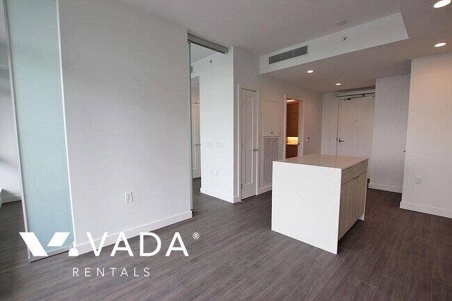 Photo - Lumina Starling 1 BR APT Rental 803-2351 Beta Ave Burnaby: VADA Unit 803