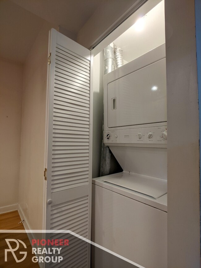 Photo - 3254 N Clifton Ave Unit 2