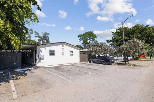 Photo - 3981 SW 12th Pl Apartment Unit 2