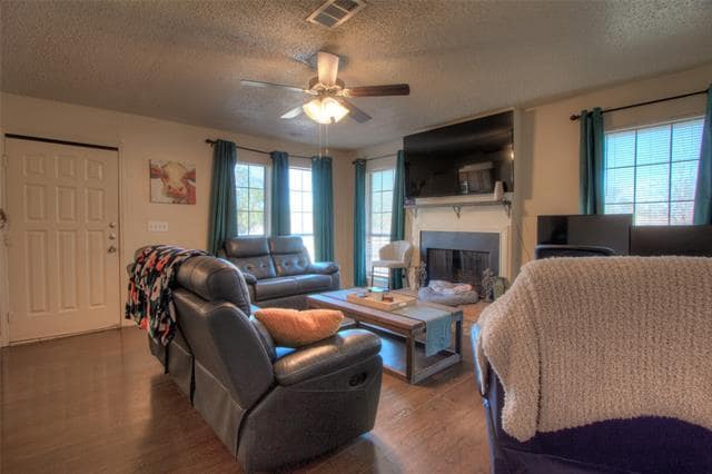 Photo - 205 W Trinity St
