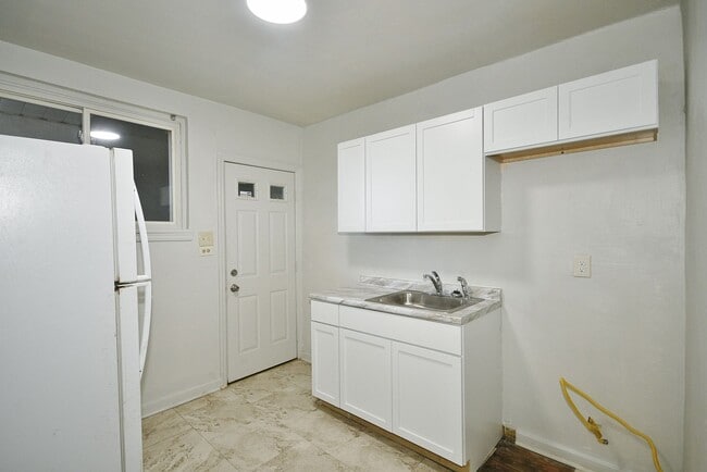 Photo - 2937-2939-2939 Freeland St Unit 2939 Freeland St