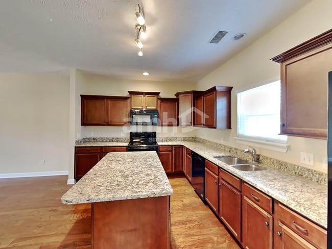 Photo - 886 Daybreak Dr