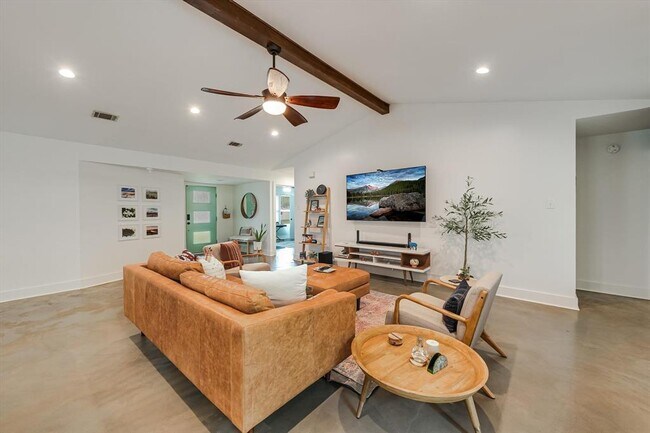 Photo - 9012 Texas Oaks Dr