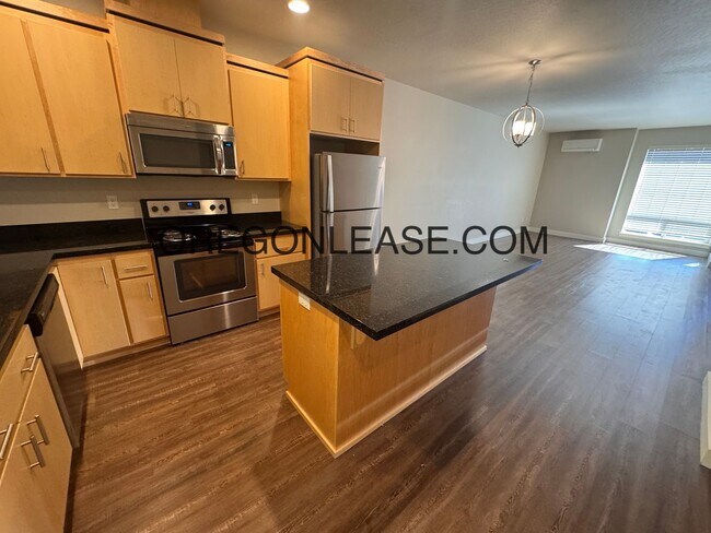 Photo - 2 bedroom 2.5 bath townhouse in Cal Young Area