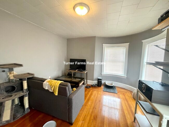 Building Photo - 22 Alberta Ter Unit 1 Rental