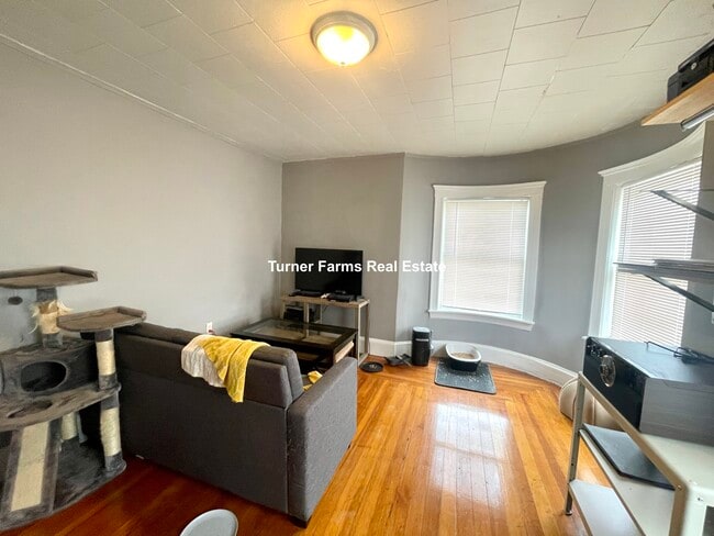 Building Photo - 22 Alberta Ter Unit 1 Rental