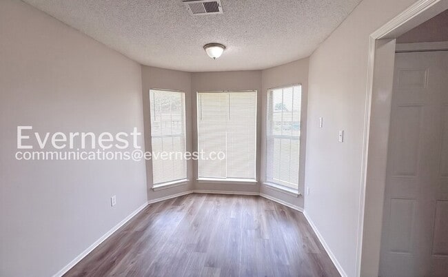 Photo - 4199 Blackstone Dr