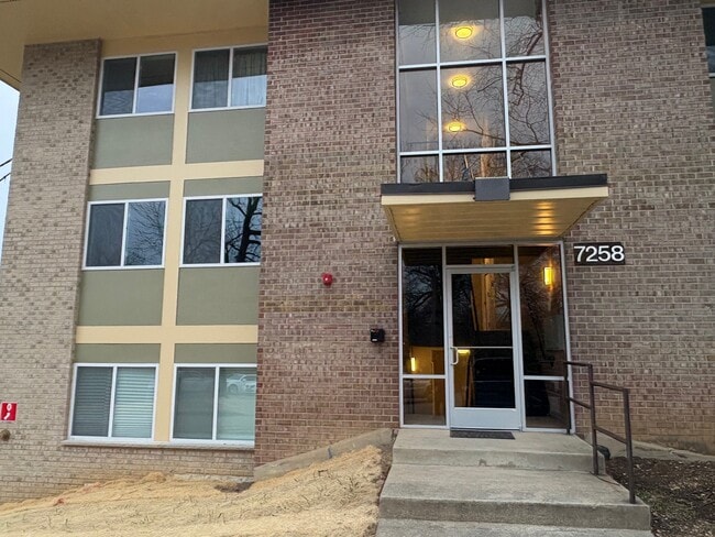 Building Photo - 7258 Donnell Pl Unit B-1