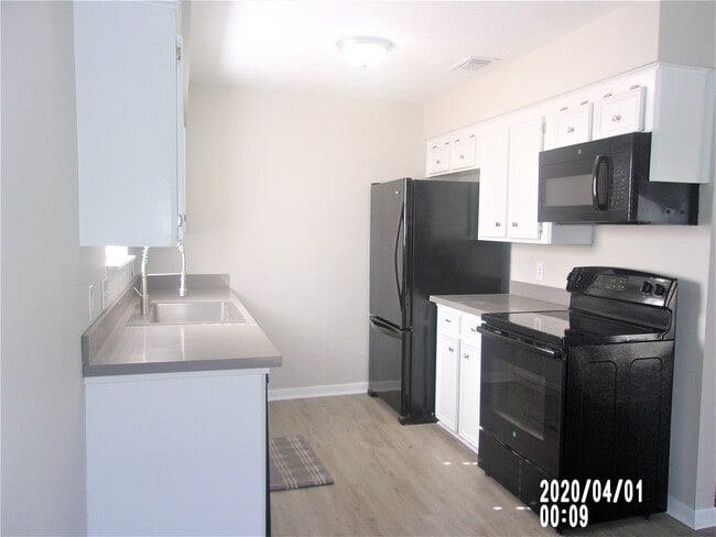 Building Photo - 2015 Cannonade Dr