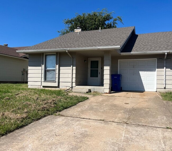 Building Photo - Broken Arrow duplex: 3 bedroom Duplex!