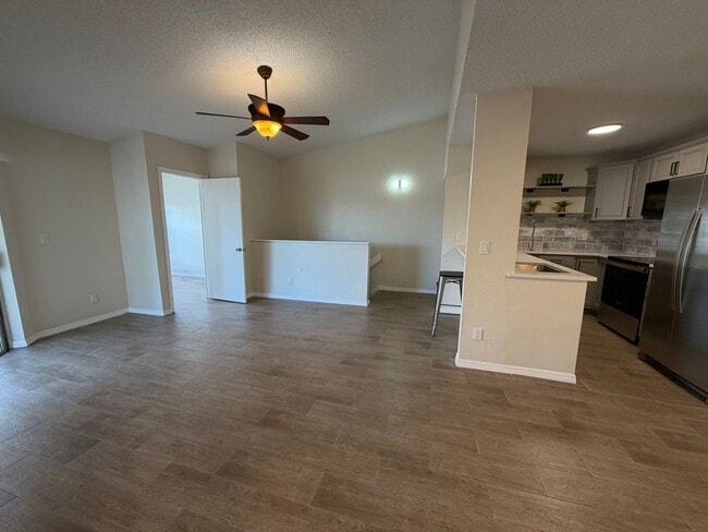 Photo - ANNUAL RENTAL - 2ND FLOOR 1 BED PLUS DEN/1 BATH CONDO IN GRANADA LAKES!