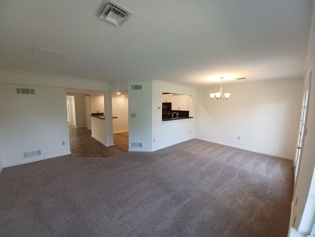 1902 Daybreak Circle