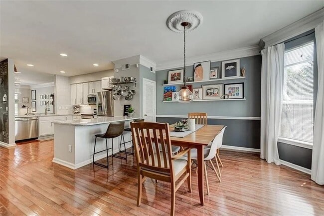 Photo - 375 Highland Ave NE