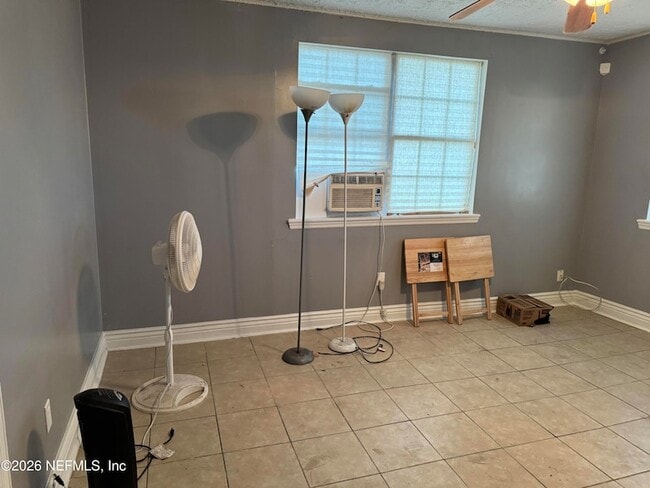 Photo - 1138 E 19th St