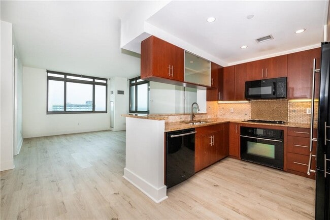Photo - 175 Huguenot St Unit 2505