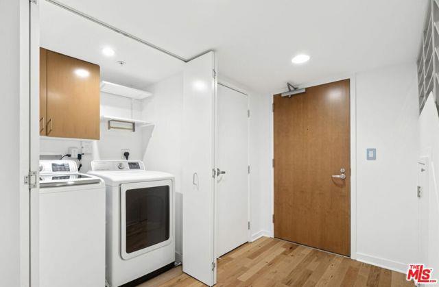 Building Photo - 13700 Marina Pointe Dr Unit 608