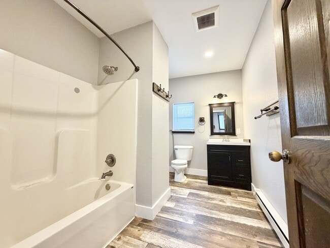 Photo - 710-712 S Ringold St