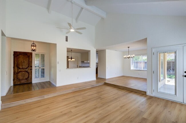 Photo - 1067 W Sierra Ave