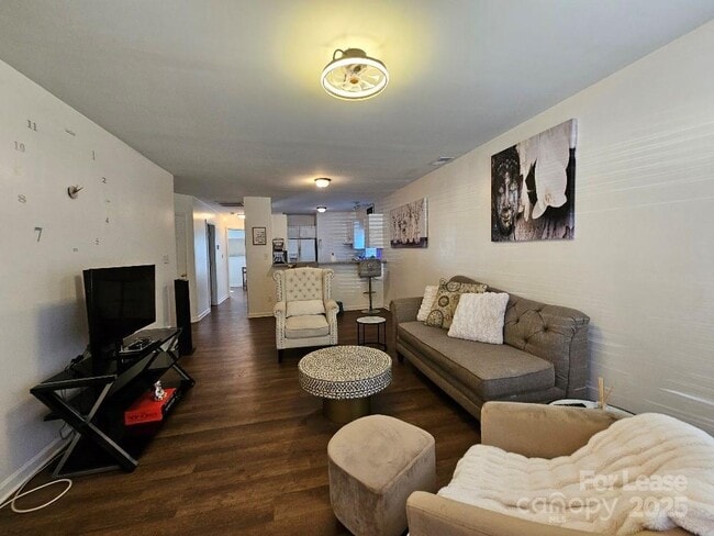 Photo - 336 Lutz Ave