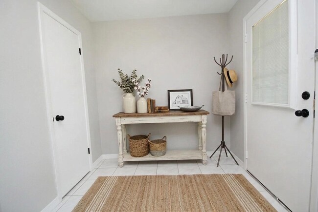 Photo - 22831 John Rolfe Ln