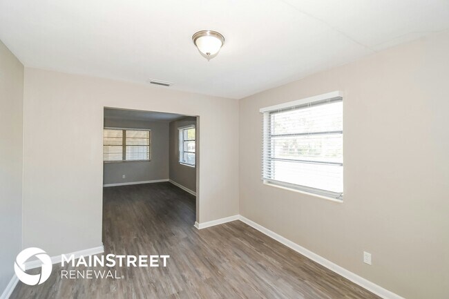 Photo - 6238 Green Pine Ln