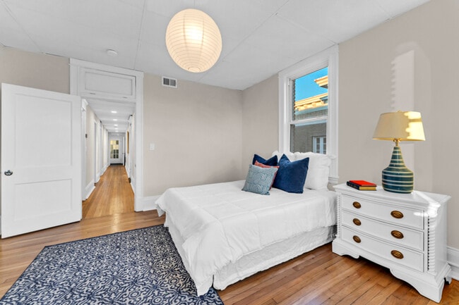 Photo - Woodrow On 30th