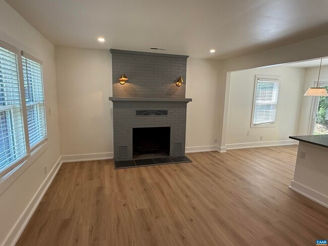 Photo - 106 Perry Dr