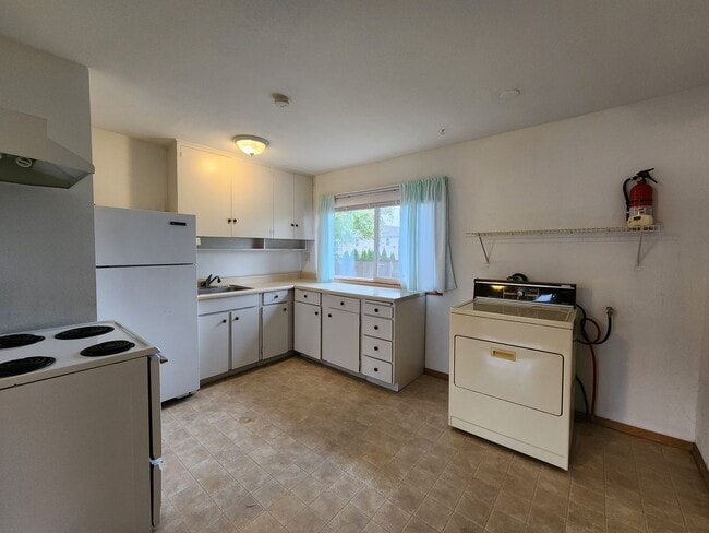 Photo - 416 N Laventure Rd