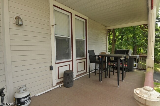 Photo - 76 Western Ave Unidad 2