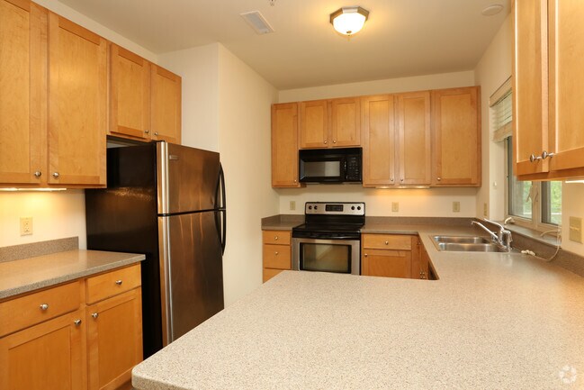 2BR, 2BA - The Lurican