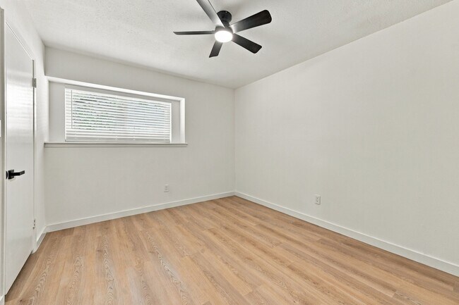 8339 Carvel Ln