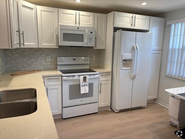 Building Photo - 2303 Lucaya Ln Unit M1 Rental