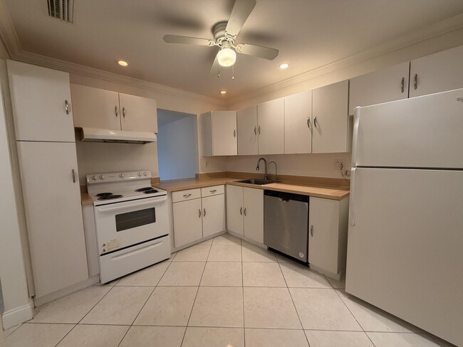 Photo - 8141 SW 24th Ct Unit 106