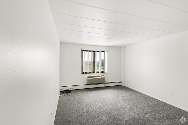2BR, 1BA - 1,112SF - Bedroom