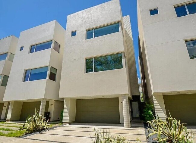 Building Photo - 4304 Rose St Rental