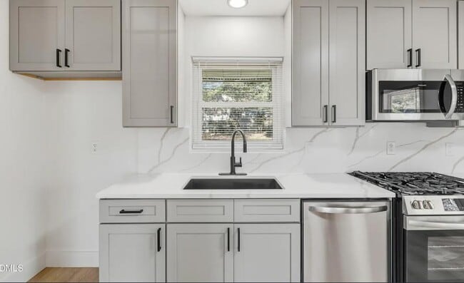 Photo - 413 Solar Dr