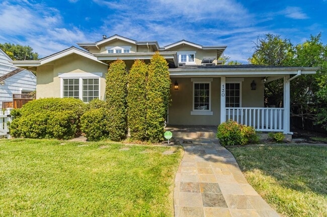 Photo - 130 Heather Ln