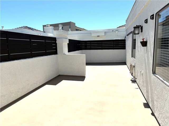 Building Photo - 425 S Catalina Ave