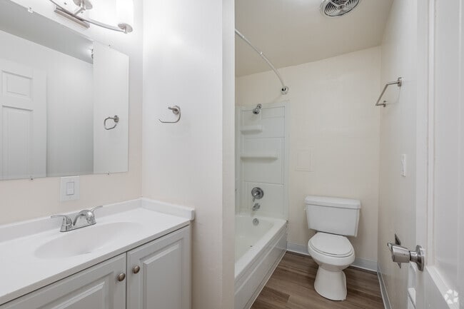2BR, 1BA- 753SF - Bathroom
