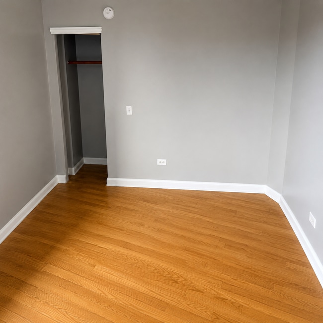 Bedroom - 6409 S Rhodes Ave Unit 2nd FL
