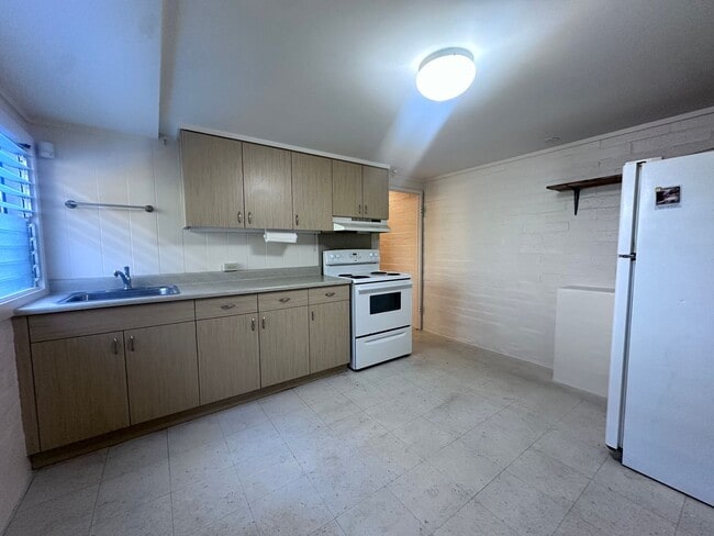 Building Photo - 1730 Maoi Pl Unit A