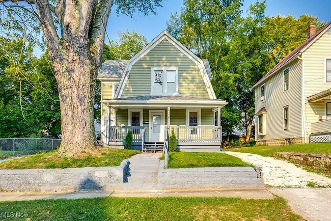 228 Gale St Unit Top Unit