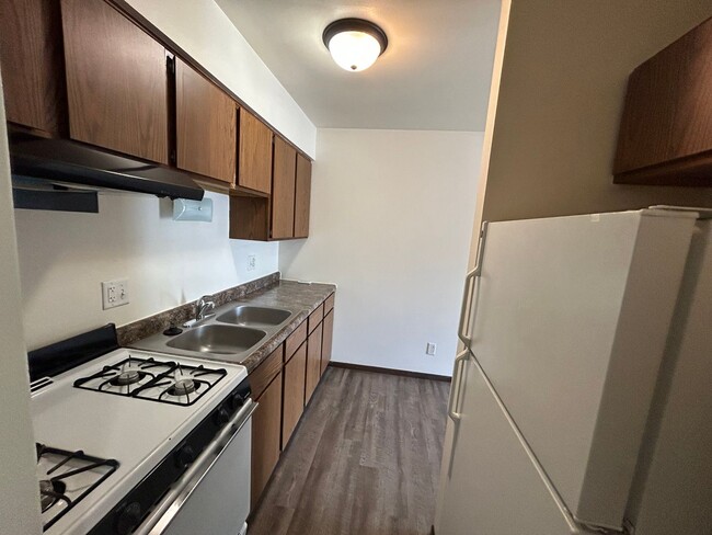 Photo - Colony Court Apartments LLC