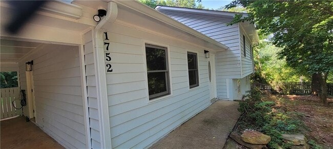 Photo - 1752 Mitzi Ct